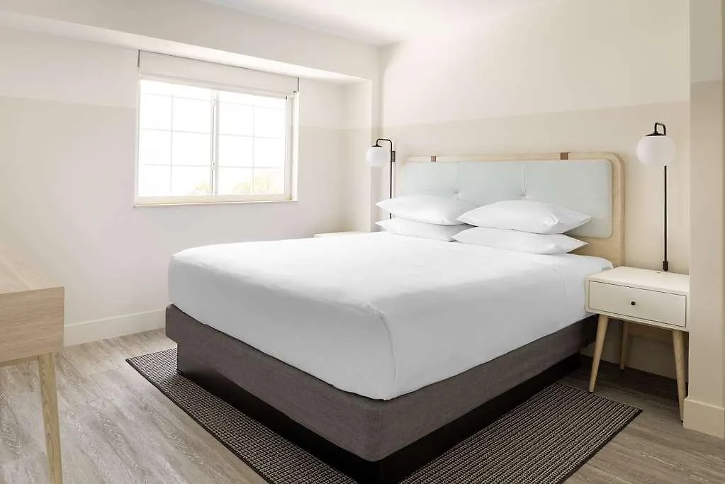 Hotel Hampton By Hilton Grand Cayman Seven Mile Beach George Town