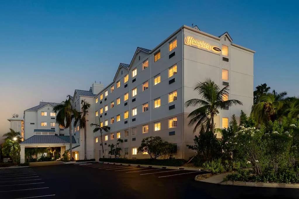 Hotel Hampton By Hilton Grand Cayman Seven Mile Beach George Town