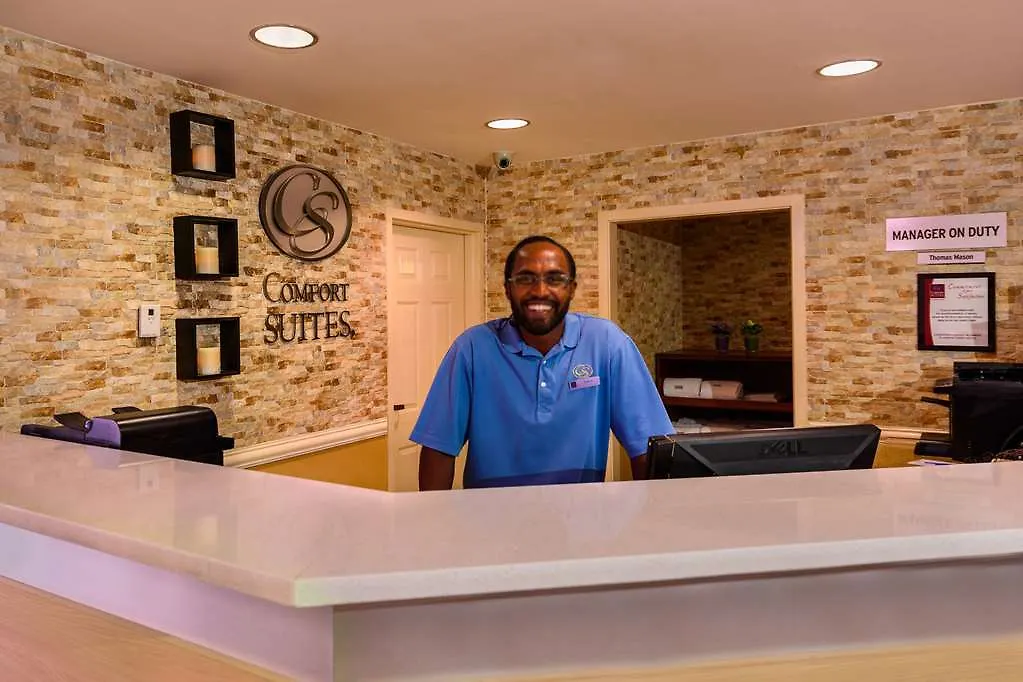 Hampton By Hilton Grand Cayman Seven Mile Beach George Town 3*,